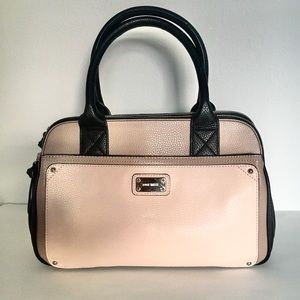 Nine West handbag plenty storage New without tag.